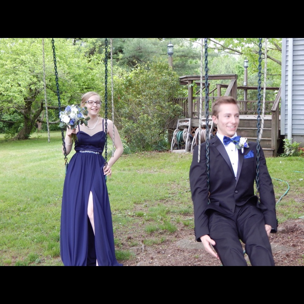 Beautiful navy blue prom dress with a beaded belt!